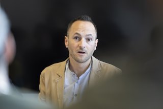 Dirigé par Mathias Reynard, le Département valaisan de la santé, des affaires sociales et de la culture veut renforcer l'accompagnement des personnes en situation de handicap (archives). KEYSTONE/CYRIL ZINGARO